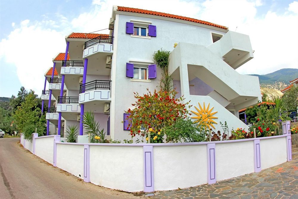 Lygies Apart Hotel Trapezaki  Exterior photo